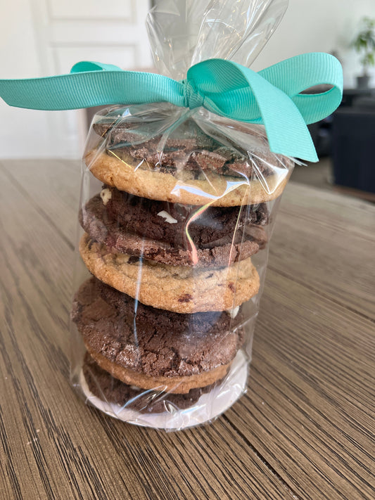 Fresh Baked Homestyle Cookies Mixed: Package of 5